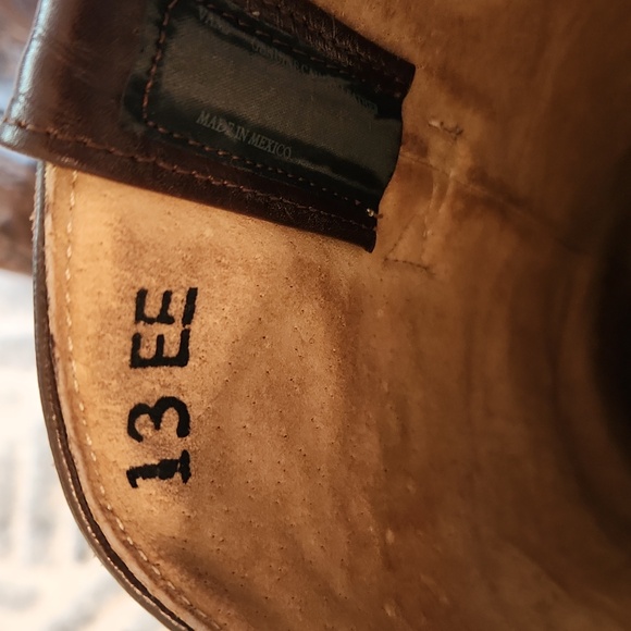 Boots - Picture 5 of 6